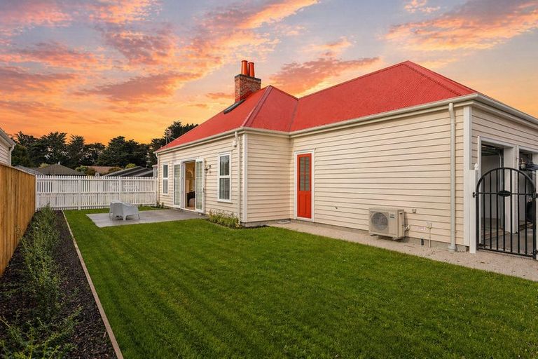 Photo of property in 7a Waitikiri Drive, Parklands, Christchurch, 8083