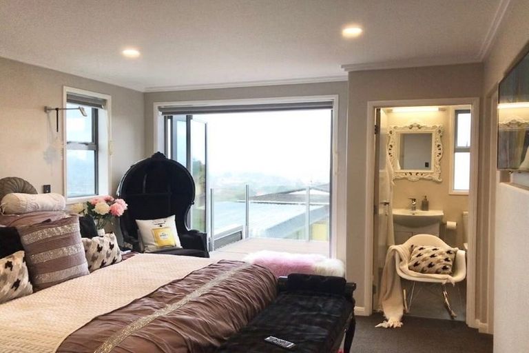 Photo of property in 1/43 Shanaway Rise, Hillcrest, Auckland, 0627