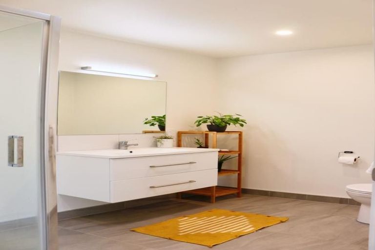 Photo of property in 12 Paddock Lane, Pukekohe, 2120