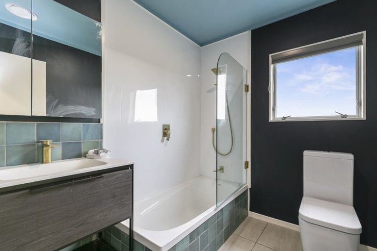 Photo of property in 83f1 Townsend Road, Miramar, Wellington, 6022