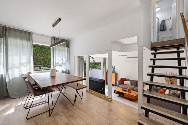Photo of property in 3/52 Fruitvale Road, New Lynn, Auckland, 0600