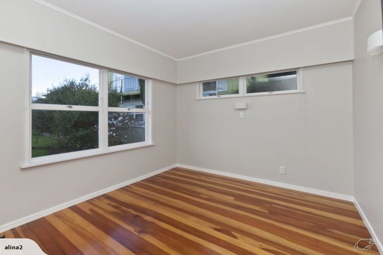 Photo of property in 27 Mcbreen Avenue, Northcote, Auckland, 0627