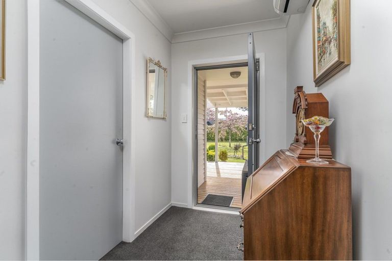 Photo of property in 9 Massey Street, Greytown, 5712