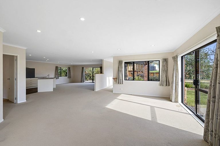 Photo of property in 72 Karamea Street, Whalers Gate, New Plymouth, 4310