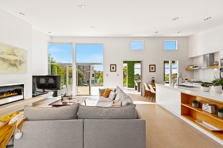 Photo of property in 17 Javelin Close, Gulf Harbour, Whangaparaoa, 0930