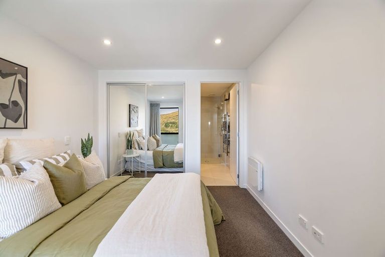 Photo of property in 11 Highlands Close, Queenstown, 9300