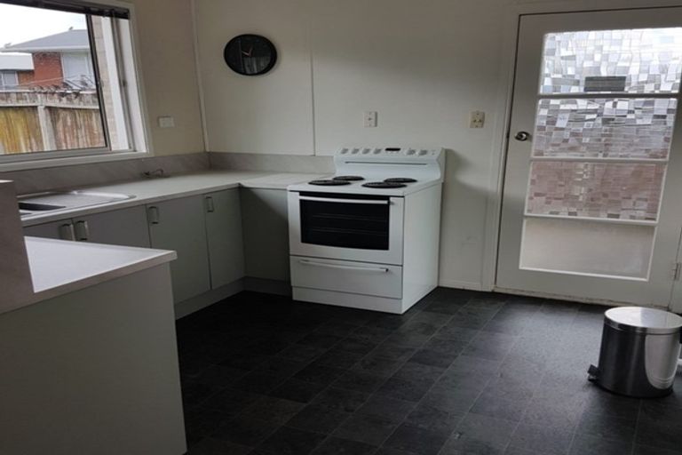 Photo of property in 30a Simons Street, Moturoa, New Plymouth, 4310