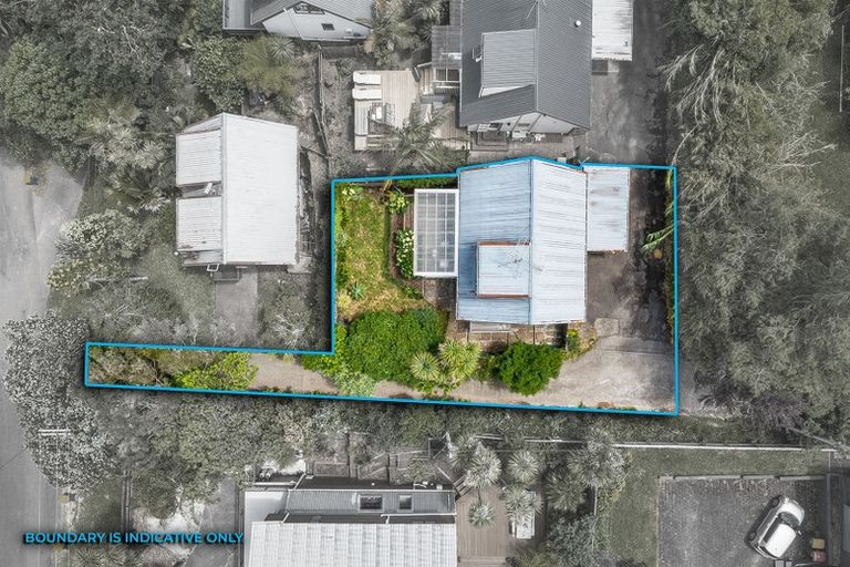Photo of property in 1/143 Balmain Road, Birkenhead, Auckland, 0626