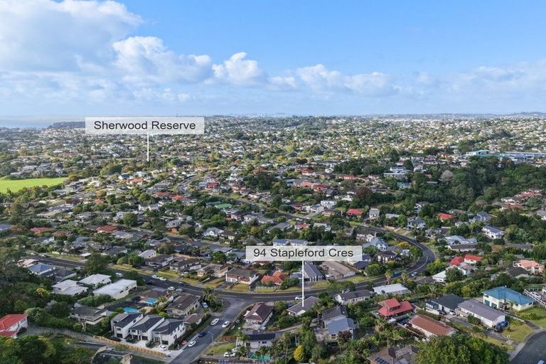 Photo of property in 94 Stapleford Crescent, Browns Bay, Auckland, 0630