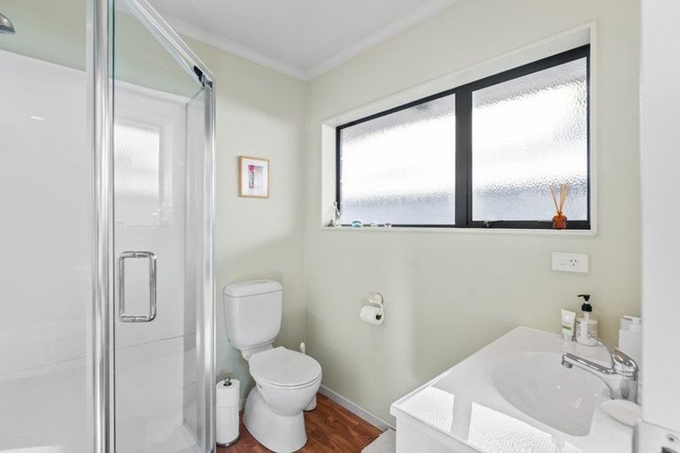 Photo of property in 6 Te Ropata Place, Waikanae Beach, Waikanae, 5036