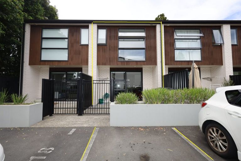 Photo of property in 2/36 Seventh Avenue, Tauranga, 3110