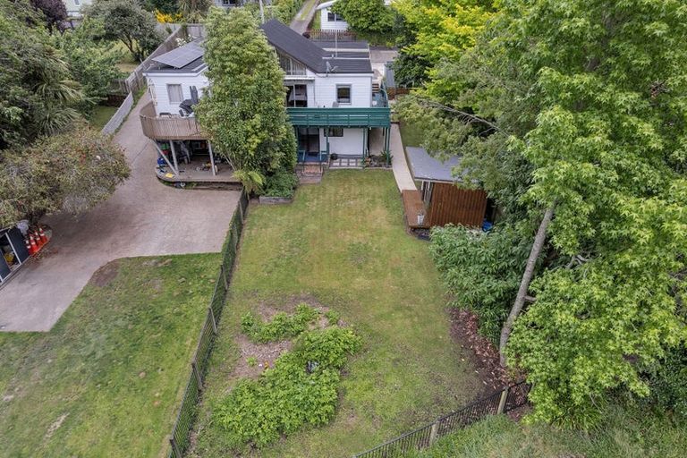 Photo of property in 100b Grand Vue Road, Kawaha Point, Rotorua, 3010