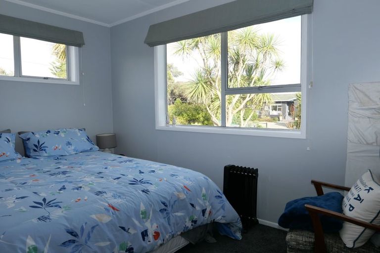Photo of property in 10 Konini Crescent, Waikanae Beach, Waikanae, 5036