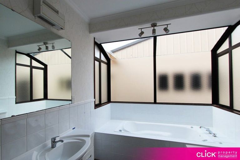 Photo of property in 142 Gladstone Road North, Mosgiel, 9024