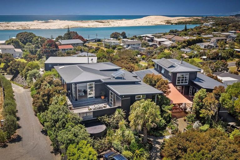 Photo of property in 40 Moir Point Road, Mangawhai Heads, Mangawhai, 0505