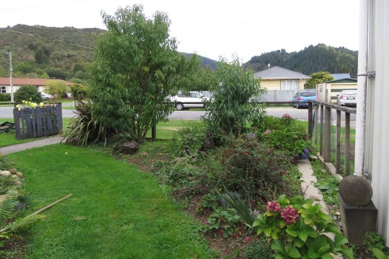 Photo of property in 8 Ranft Street, Reefton, 7830