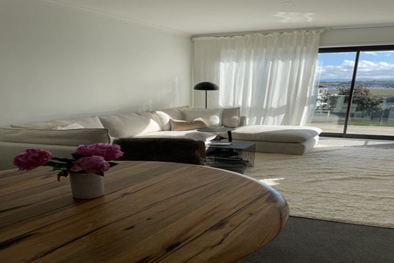 Photo of property in 31/1 Scott Road, Hobsonville, Auckland, 0616