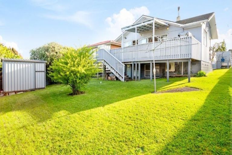 Photo of property in 6 Colwill Road, Massey, Auckland, 0614