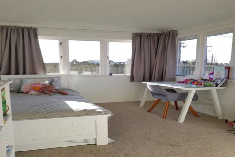 Photo of property in 660 Te Atatu Road, Te Atatu Peninsula, Auckland, 0610