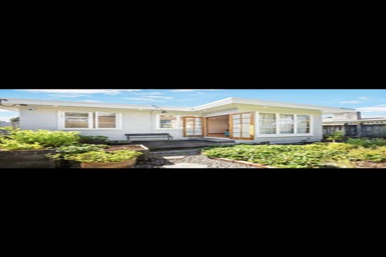 Photo of property in 16 Alexander Road, Raumati Beach, Paraparaumu, 5032