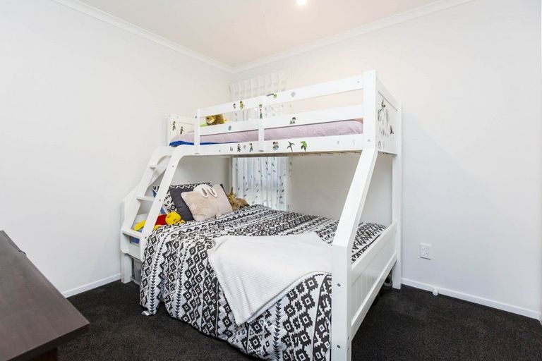 Photo of property in 10 Passchendaele Grove, Trentham, Upper Hutt, 5018