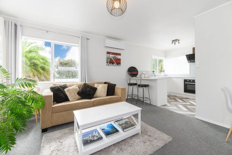 Photo of property in 23 Tawa Road, Te Atatu Peninsula, Auckland, 0610