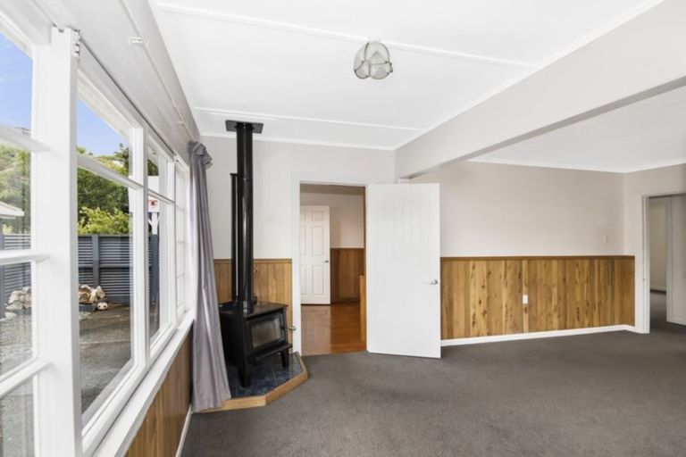 Photo of property in 15 Arapiki Road, Stoke, Nelson, 7011