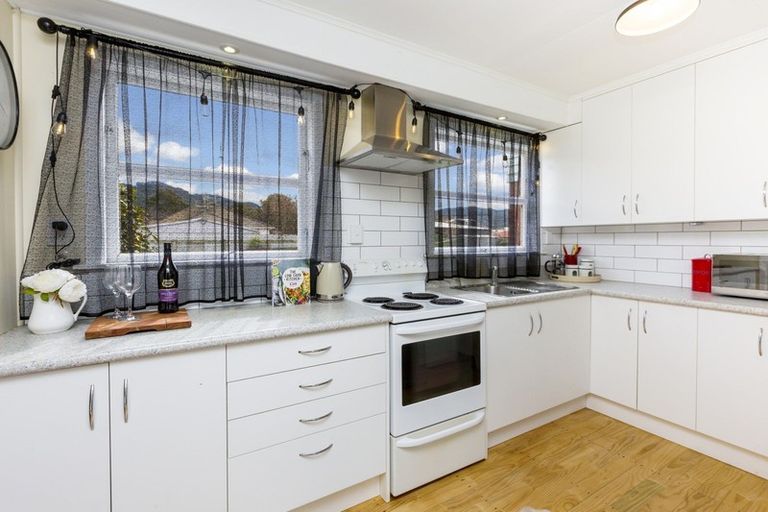 Photo of property in Elsinore Flats, 48f4- Merton Street, Trentham, Upper Hutt, 5018