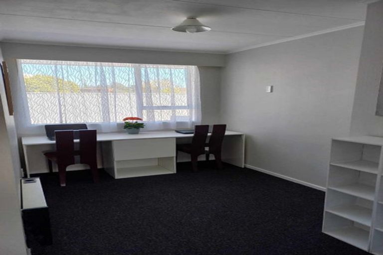 Photo of property in 70a Featherston Street, Takaro, Palmerston North, 4412