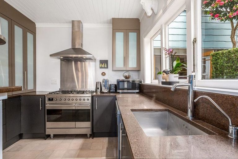 Photo of property in 9 Karepa Street, Brooklyn, Wellington, 6021