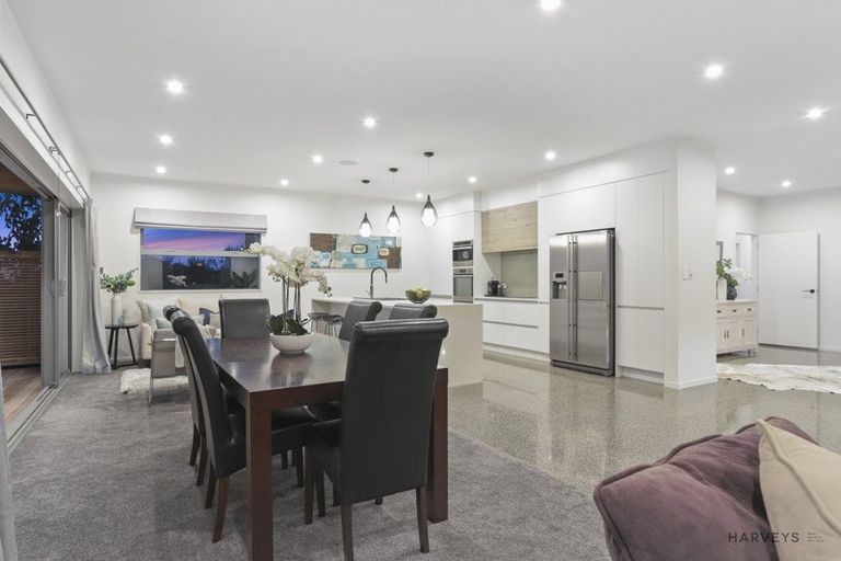 Photo of property in 251a Golf Road, Titirangi, Auckland, 0604