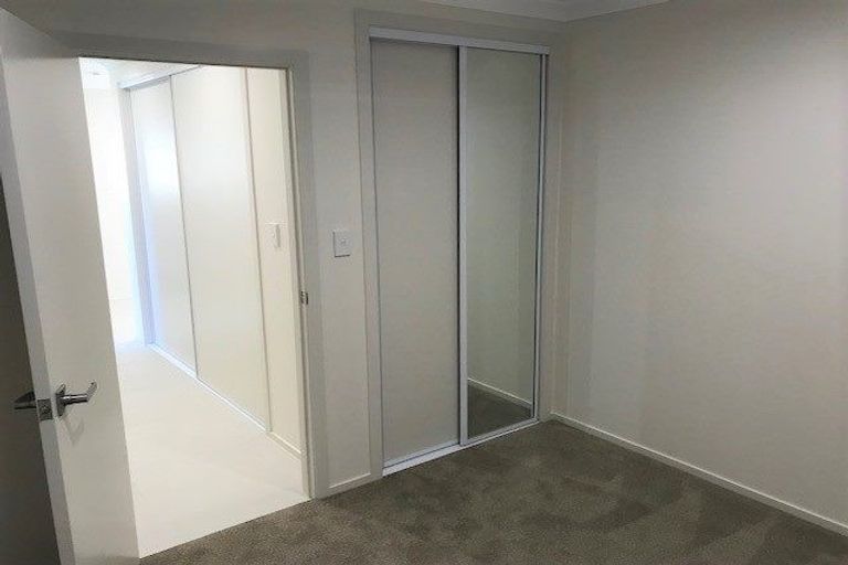 Photo of property in 35 Riverglade Parkway, Te Atatu South, Auckland, 0610
