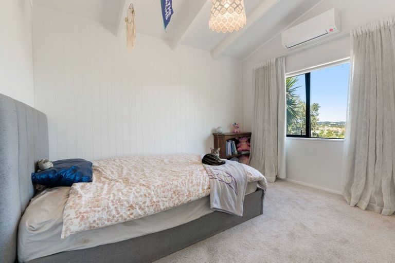 Photo of property in 113 Vipond Road, Stanmore Bay, Whangaparaoa, 0932