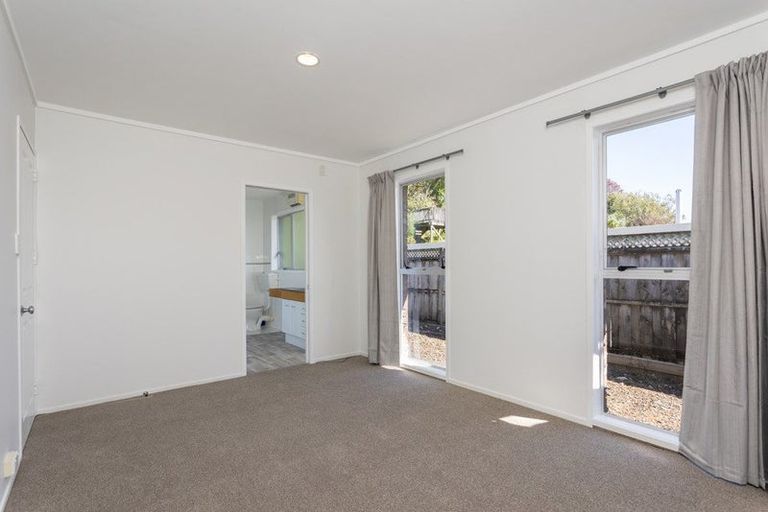Photo of property in 36 Stapleford Crescent, Browns Bay, Auckland, 0630