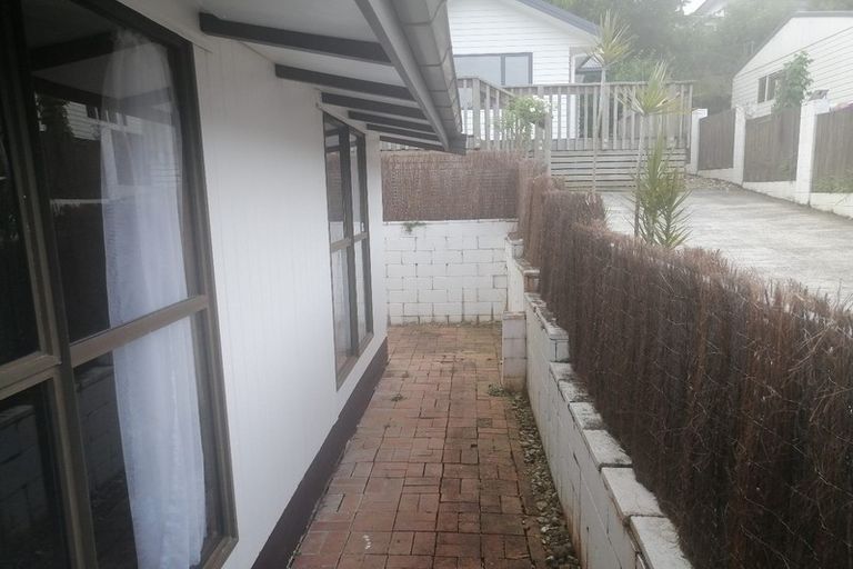 Photo of property in 5 Kemp Road, Massey, Auckland, 0614
