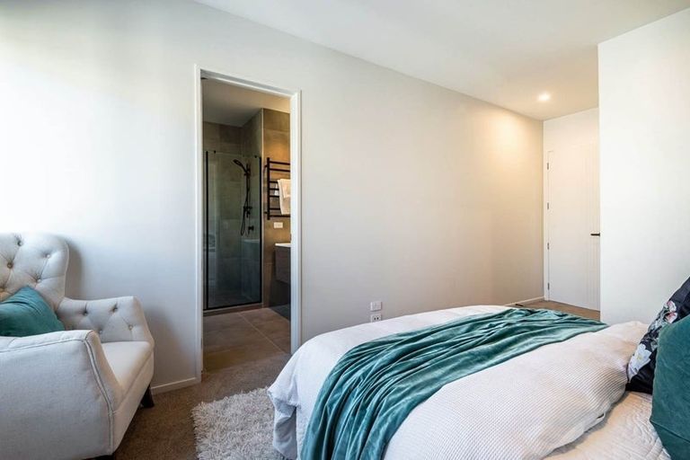 Photo of property in 18 Mina Way, Browns Bay, Auckland, 0630