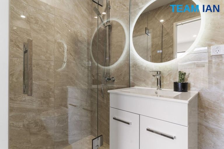 Photo of property in 3/68 Smythe Road, Henderson, Auckland, 0612