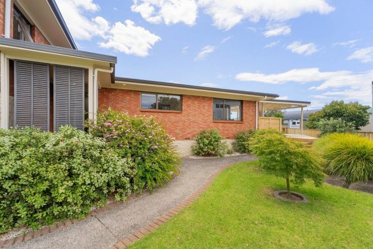 Photo of property in 2 Hamilton Crescent, Whitianga, 3510