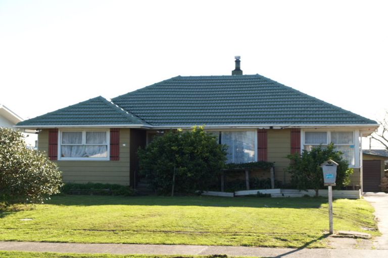 Photo of property in 24 Raglan Street, Mangere East, Auckland, 2024
