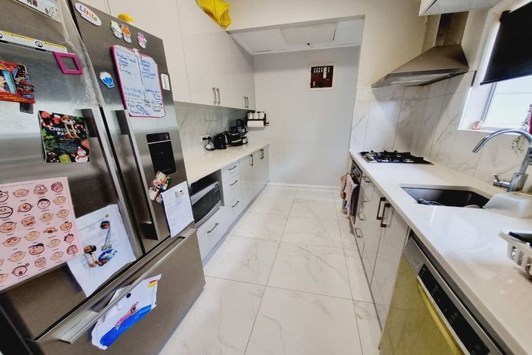 Photo of property in 2/1 Pimento Place, New Lynn, Auckland, 0600