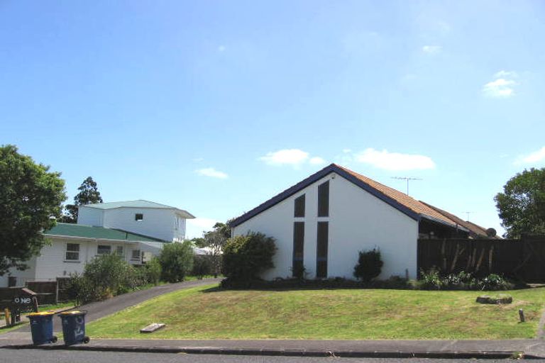 Photo of property in 3/1 Gatman Street, Birkdale, Auckland, 0626