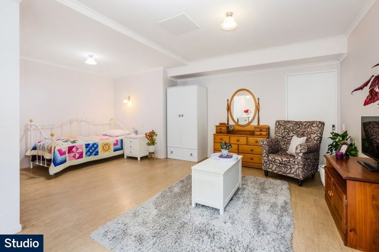 Photo of property in 30 Observatory Close, Whitby, Porirua, 5024