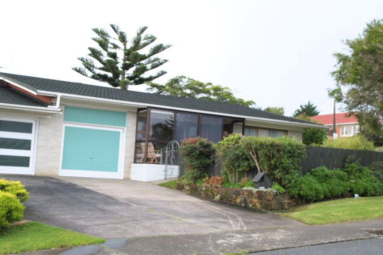 Photo of property in 1/72 Evelyn Road, Cockle Bay, Auckland, 2014