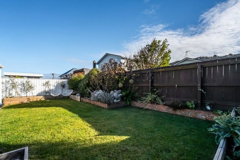 Photo of property in 134 Onepu Road, Lyall Bay, Wellington, 6022