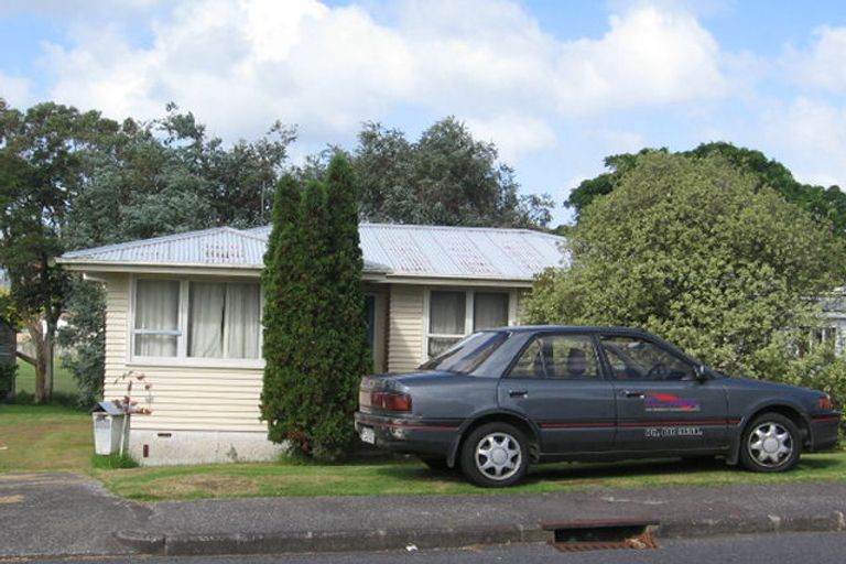 Photo of property in 26 Sarona Avenue, Glen Eden, Auckland, 0602