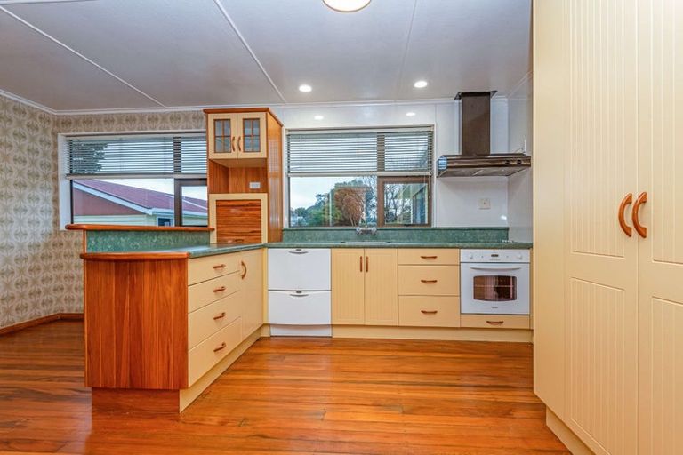 Photo of property in 28 Ormond Street, Woodville, 4920
