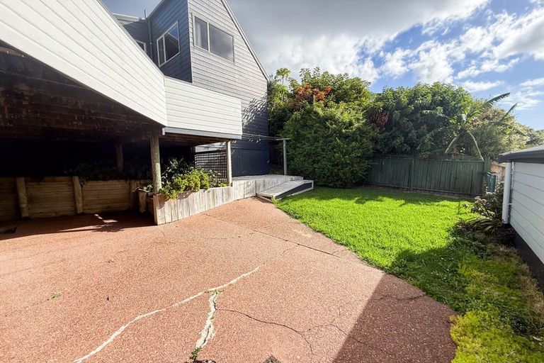 Photo of property in 8 Ngahere Views, Orewa, 0931