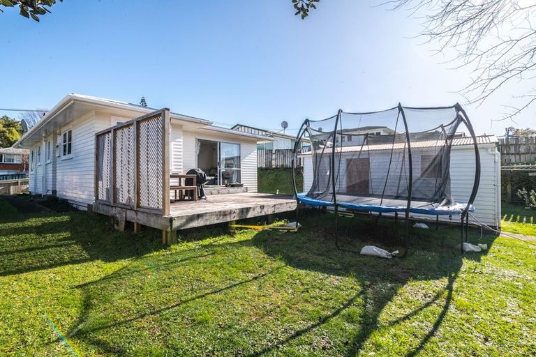 Photo of property in 31 Swansea Street, Cannons Creek, Porirua, 5024