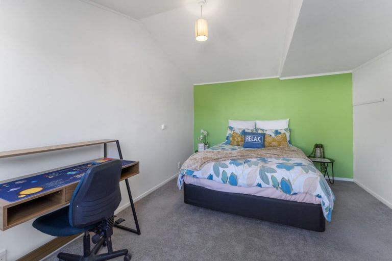 Photo of property in 8 Kaitawa Crescent, Paraparaumu, 5032