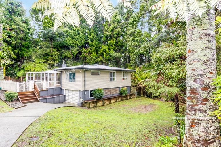 Photo of property in 21 Ngaio Road, Titirangi, Auckland, 0604